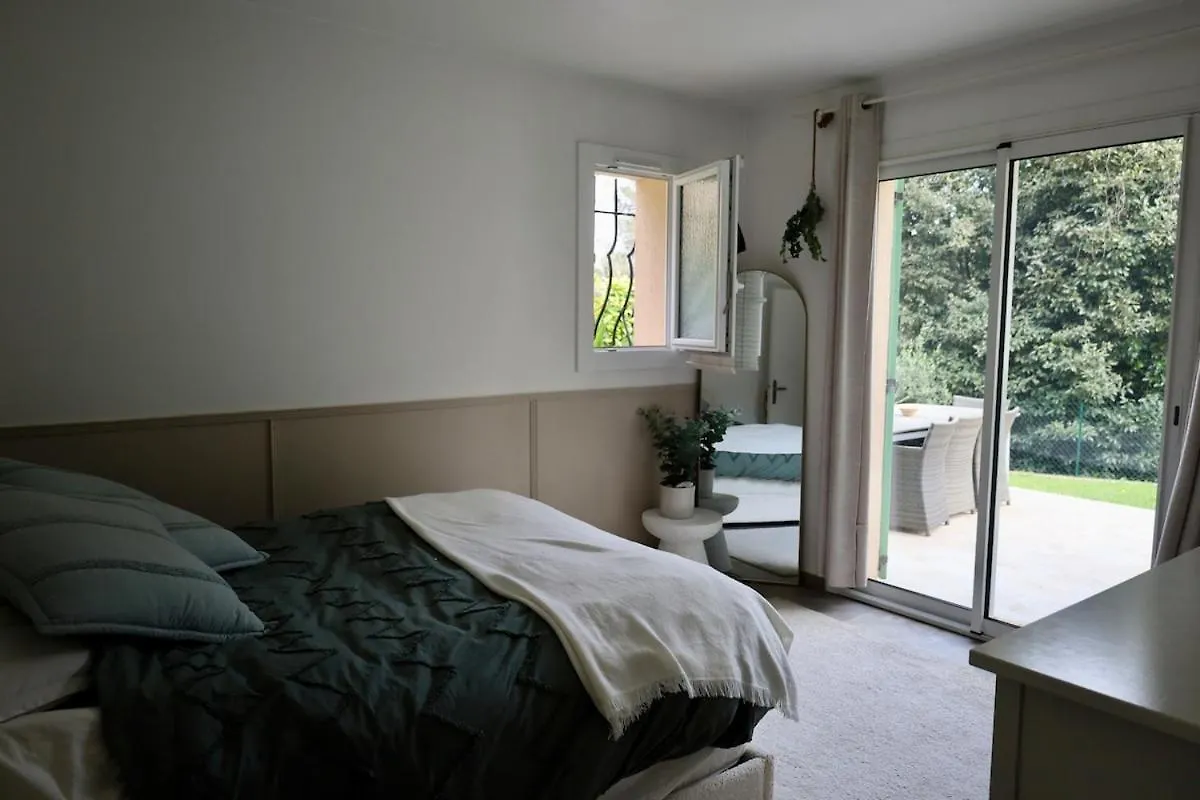 דירות ואלאוריס Ground Floor , Cocoon Garden , Parking , Ac