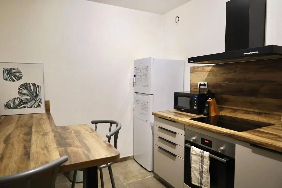 דירות ואלאוריס Ground Floor , Cocoon Garden , Parking , Ac
